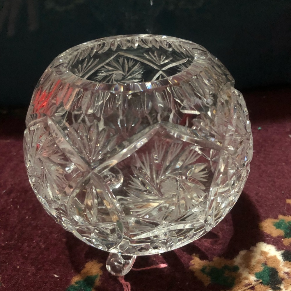Vintage Crystal rose with 3 feet- pinwheel design-beautiful condition